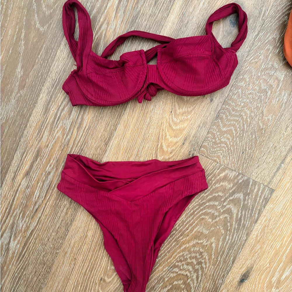 L space camellia top court bottom